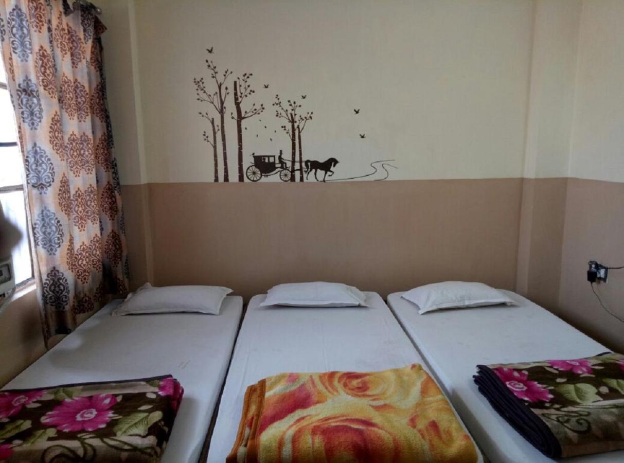 Swastik Guest House Варанаси Екстериор снимка